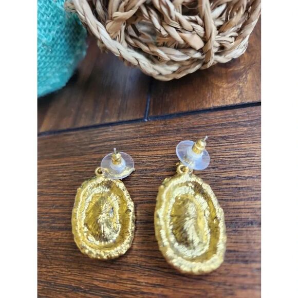 🦃50% OFF $20🦃Red Oval Crystal Shaped Earrings With Push Back - Picture 8 of 8